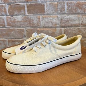 NWT Universal Thread Molly Shoes size 6